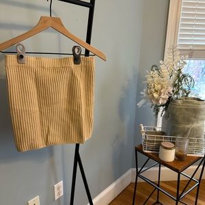 White fox knitted skirt